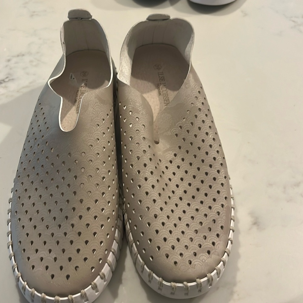 Beige/Neuutral Isle Jacobson Slip On